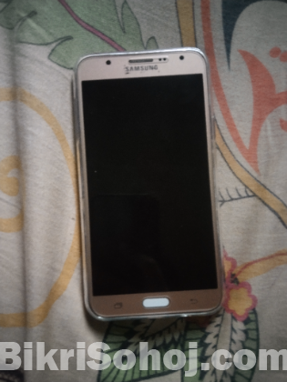 Samsung Galaxy J7